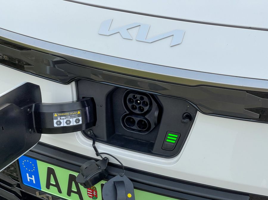 Briliáns - Kia Niro EV Kryptonite - STYLENEWS - Mobility - 2022 KIA e-Niro Kryptonite teszt, 2022 KIA e-Niro teszt, 2022 KIA Niro EV Kryptonite teszt, e-Niro teszt, elektromos Niro teszt, KIA e Niro, kia niro, KIA Niro EV, Niro EV teszt, 