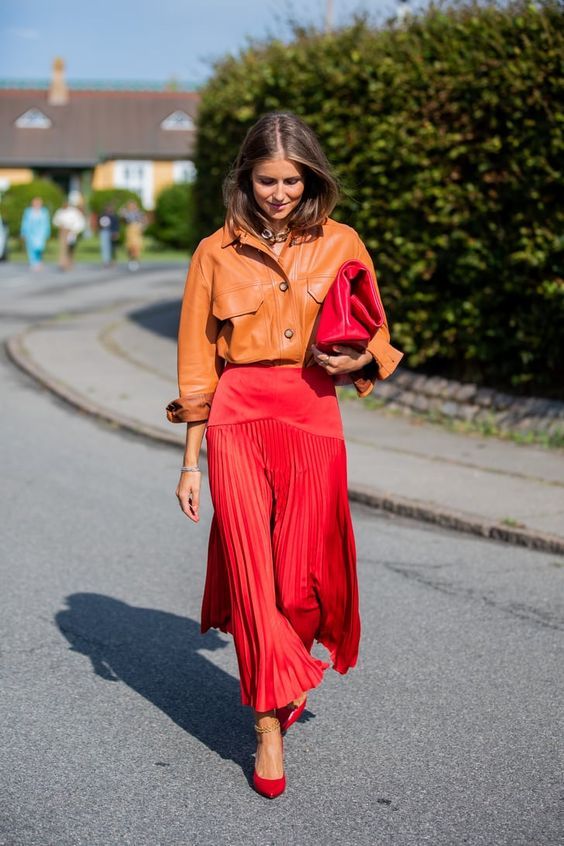 Stílusiskola: piros outfitek szürke hétküznapokra - DIVAT&STÍLUS - Stílusiskola - divat, outfit, ősz, piros, stílus, 