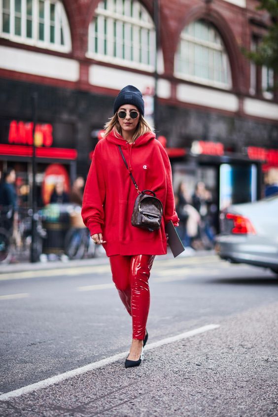 Stílusiskola: piros outfitek szürke hétküznapokra - DIVAT&STÍLUS - Stílusiskola - divat, outfit, ősz, piros, stílus, 