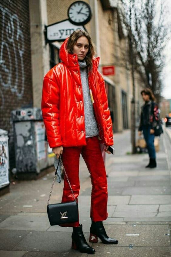 Stílusiskola: piros outfitek szürke hétküznapokra - DIVAT&STÍLUS - Stílusiskola - divat, outfit, ősz, piros, stílus, 