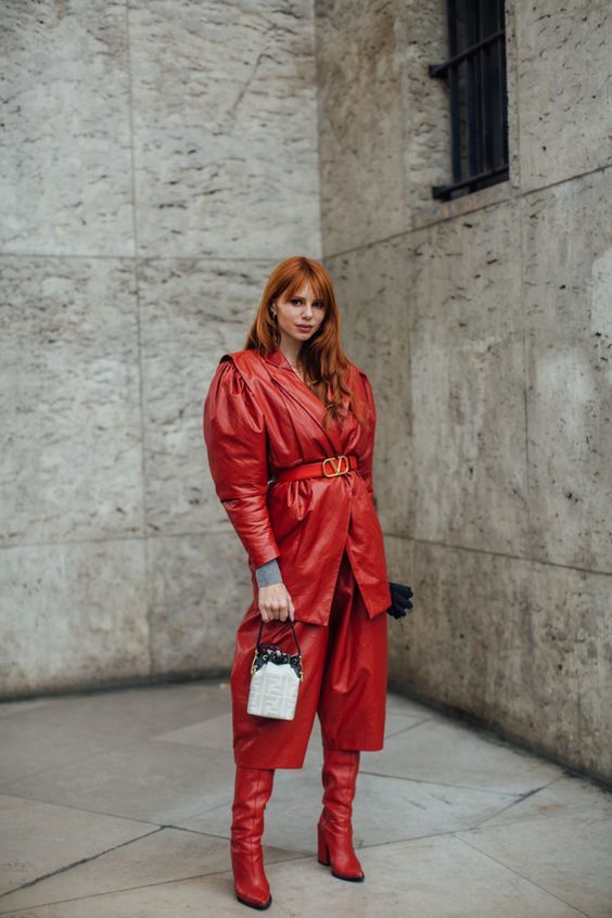 Stílusiskola: piros outfitek szürke hétküznapokra - DIVAT&STÍLUS - Stílusiskola - divat, outfit, ősz, piros, stílus, 