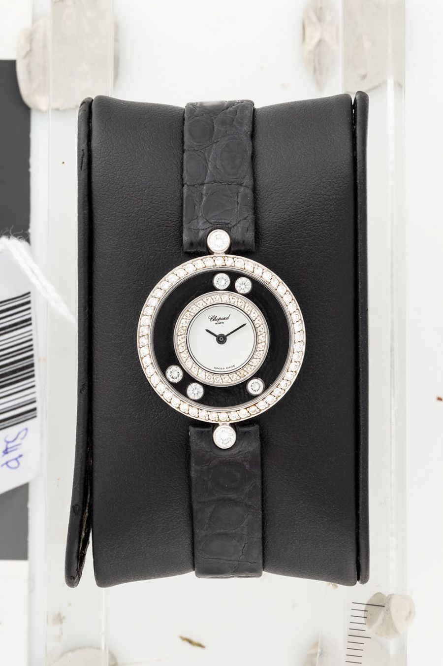 Luxusóra PET palackból, drágakövek etikus forrásból - Az ékszeripar is lehet fenntartható - DIVAT&STÍLUS -  - aukció, BÁV, fenntarthatóság, 