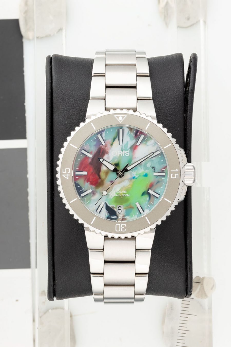 Luxusóra PET palackból, drágakövek etikus forrásból - Az ékszeripar is lehet fenntartható - DIVAT&STÍLUS -  - aukció, BÁV, fenntarthatóság, 