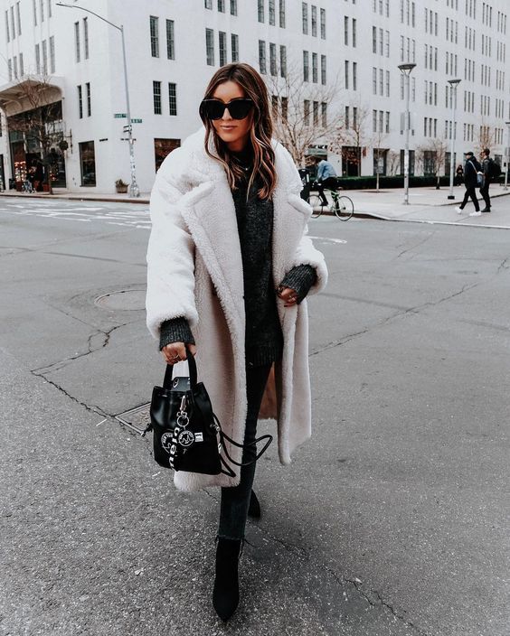 Stílusiskola: így viselj ősszel fehér kabátokat - DIVAT&STÍLUS - Stílusiskola - divat, fehér kabát, kabát, outfit, ősz, stílus, 