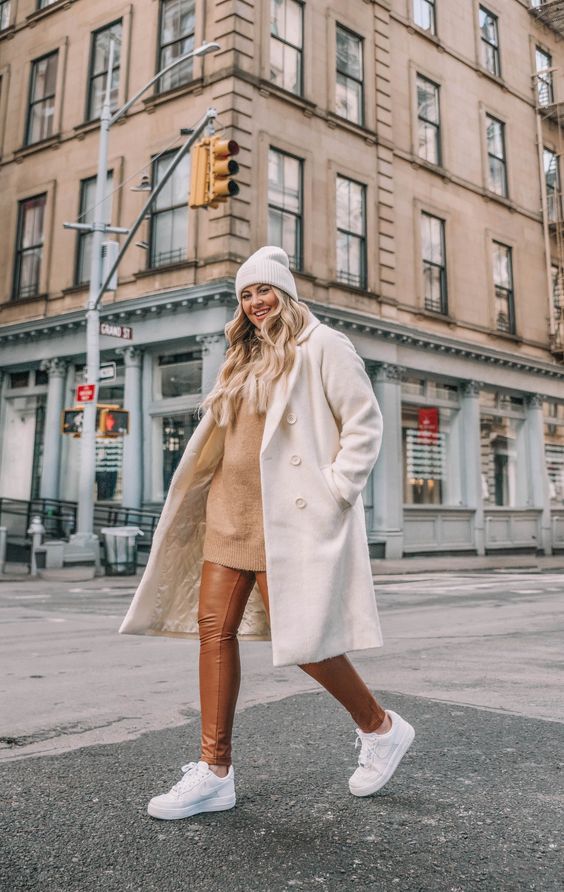 Stílusiskola: így viselj ősszel fehér kabátokat - DIVAT&STÍLUS - Stílusiskola - divat, fehér kabát, kabát, outfit, ősz, stílus, 