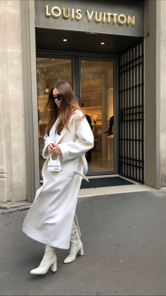 Stílusiskola: így viselj ősszel fehér kabátokat - DIVAT&STÍLUS - Stílusiskola - divat, fehér kabát, kabát, outfit, ősz, stílus, 