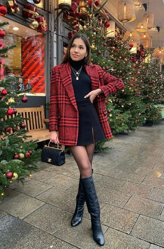 Stílusiskola: így viselj fekete miniszoknyákat - DIVAT&STÍLUS - Stílusiskola - divat, fekete, miniszoknya, outfit, ősz, stílus, 