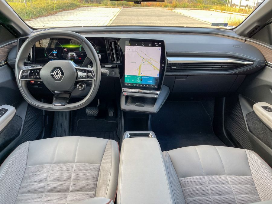 Jobb később, mint soha – Renault Megane E-tech EV60 Optimum charge iconic - STYLENEWS - Mobility - megane e tech, megane e tech EV60 Optimum charge teszt, renault megane e-tech teszt, renault megane elektromos, 