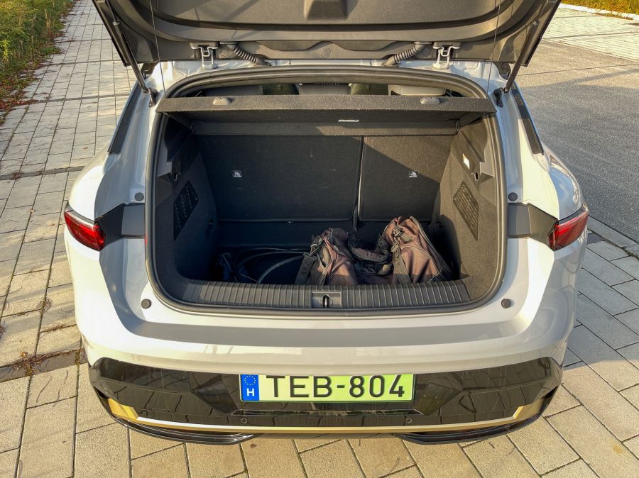 Jobb később, mint soha – Renault Megane E-tech EV60 Optimum charge iconic - STYLENEWS - Mobility - megane e tech, megane e tech EV60 Optimum charge teszt, renault megane e-tech teszt, renault megane elektromos, 