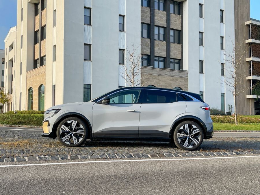 Jobb később, mint soha – Renault Megane E-tech EV60 Optimum charge iconic - STYLENEWS - Mobility - megane e tech, megane e tech EV60 Optimum charge teszt, renault megane e-tech teszt, renault megane elektromos, 