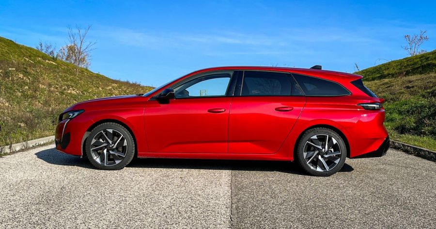 Nagyobb helyre fel és ne unatkozz!  – Peugeot 308 SW 1.2 Allure - STYLENEWS - Mobility - 2022 Peugeot 308 sw 1.2 Allure teszt, 308 kombi teszt, 308 peugeot, 308 sw benzin teszt, 308 sw peugeot, 