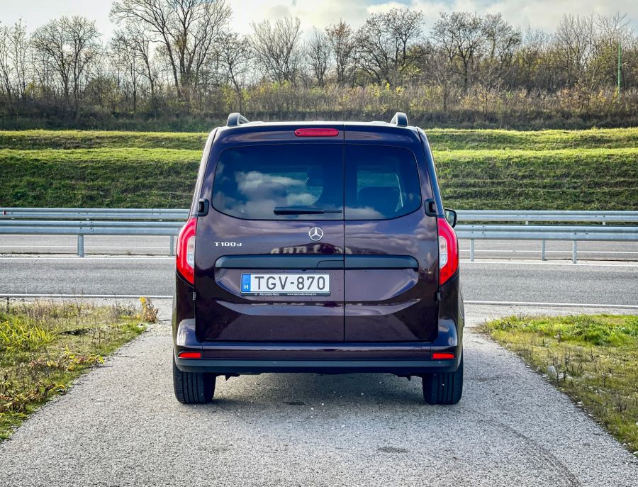 Akinek az inge pont az nem veszi magára – Mercedes-Benz T-osztály T180d - STYLENEWS - Mobility - mercedes benz, Mercedes Benz T osztály teszt, Mercedes benz t180d teszt, Mercedes T180d teszt, t180 d teszt, t180 mercedes, 