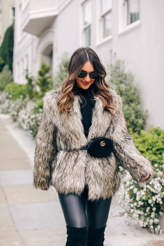 Stílusiskola: így viselj övtáskákat télen - DIVAT&STÍLUS - Stílusiskola - divat, outfit, övtáska, stílus, 