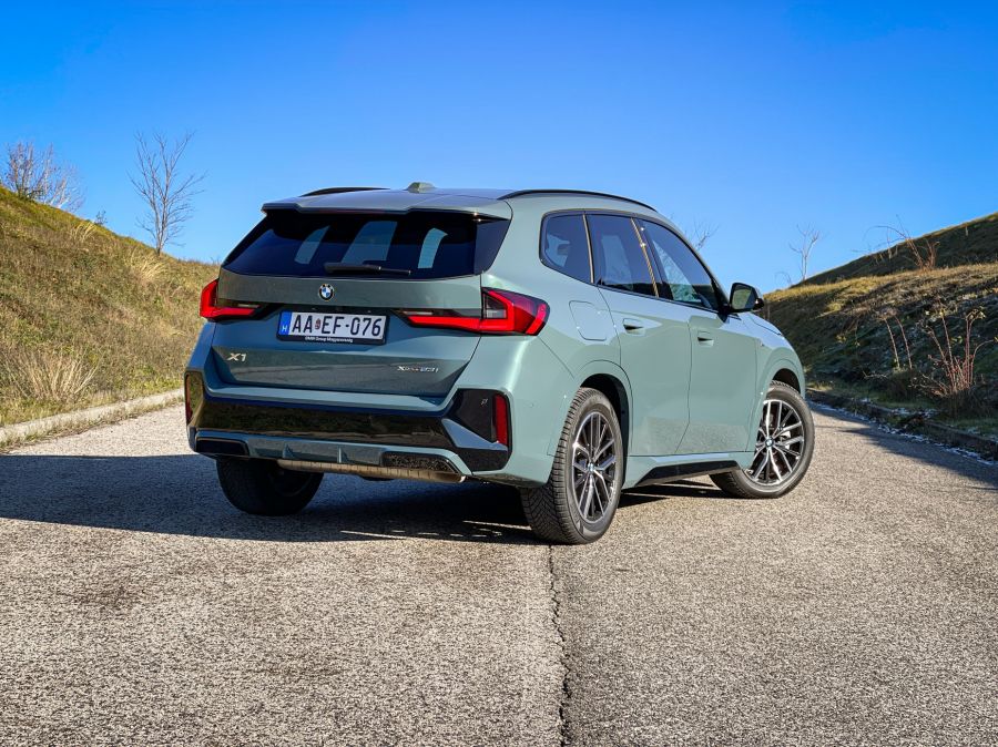 Több, mint egy emelt karosszéria – BMW X1 xDrive23i - STYLENEWS - Mobility - 2023 BMW X1 teszt, BMW X1 benzin teszt, BMW x1 teszt, BMW X1 xDrive 23i teszt, x1 bmw, X1 teszt, 