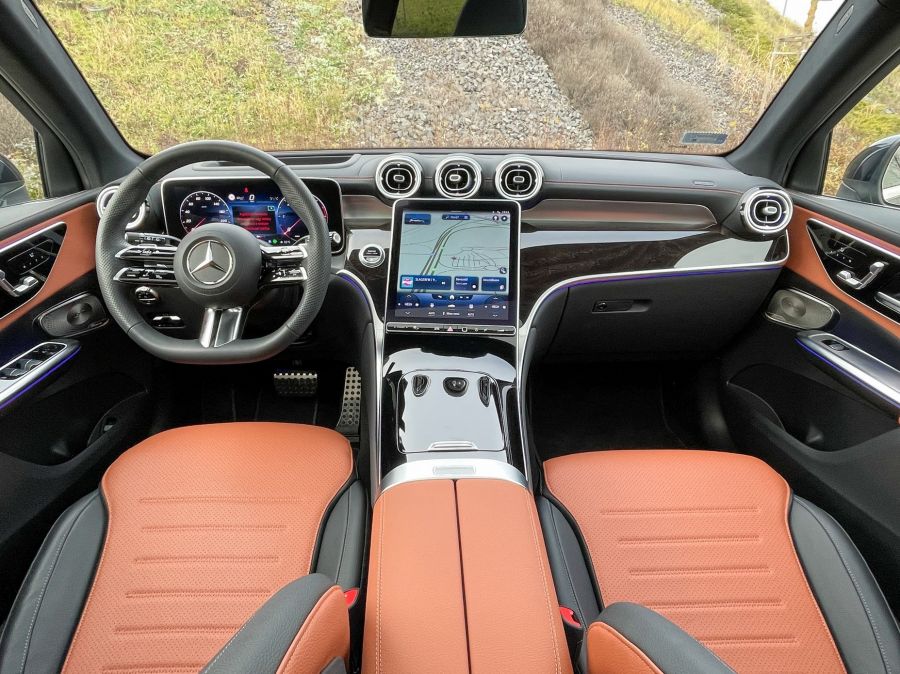 Két lépést előre és egyet sem hátra – Mercedes-Benz GLC Offroader 220d 4MATIC - STYLENEWS - Mobility - 2022 mercedes GLC, 2022 Mercedes GLC 220d 4 Matic teszt, 2022 Mercedes GLC teszt, 2023 GLC Mercedes, GLC 220d teszt, GLC mercedes teszt, Mercedes GLC 220d teszt, 