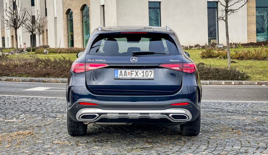 Két lépést előre és egyet sem hátra – Mercedes-Benz GLC Offroader 220d 4MATIC - STYLENEWS - Mobility - 2022 mercedes GLC, 2022 Mercedes GLC 220d 4 Matic teszt, 2022 Mercedes GLC teszt, 2023 GLC Mercedes, GLC 220d teszt, GLC mercedes teszt, Mercedes GLC 220d teszt, 
