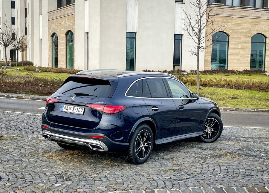 Két lépést előre és egyet sem hátra – Mercedes-Benz GLC Offroader 220d 4MATIC - STYLENEWS - Mobility - 2022 mercedes GLC, 2022 Mercedes GLC 220d 4 Matic teszt, 2022 Mercedes GLC teszt, 2023 GLC Mercedes, GLC 220d teszt, GLC mercedes teszt, Mercedes GLC 220d teszt, 