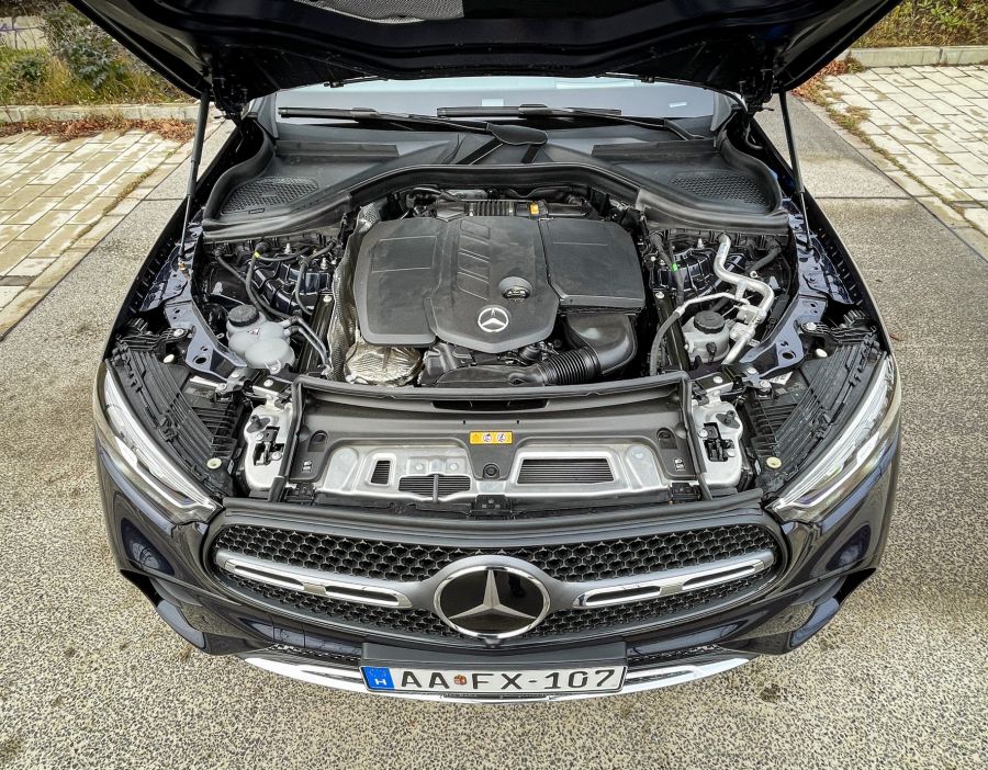Két lépést előre és egyet sem hátra – Mercedes-Benz GLC Offroader 220d 4MATIC - STYLENEWS - Mobility - 2022 mercedes GLC, 2022 Mercedes GLC 220d 4 Matic teszt, 2022 Mercedes GLC teszt, 2023 GLC Mercedes, GLC 220d teszt, GLC mercedes teszt, Mercedes GLC 220d teszt, 
