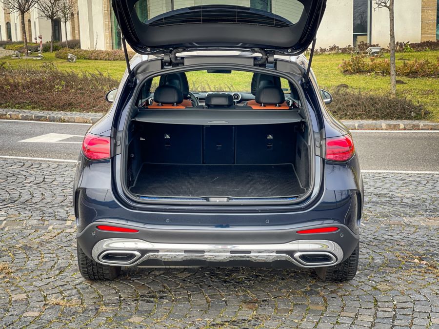 Két lépést előre és egyet sem hátra – Mercedes-Benz GLC Offroader 220d 4MATIC - STYLENEWS - Mobility - 2022 mercedes GLC, 2022 Mercedes GLC 220d 4 Matic teszt, 2022 Mercedes GLC teszt, 2023 GLC Mercedes, GLC 220d teszt, GLC mercedes teszt, Mercedes GLC 220d teszt, 