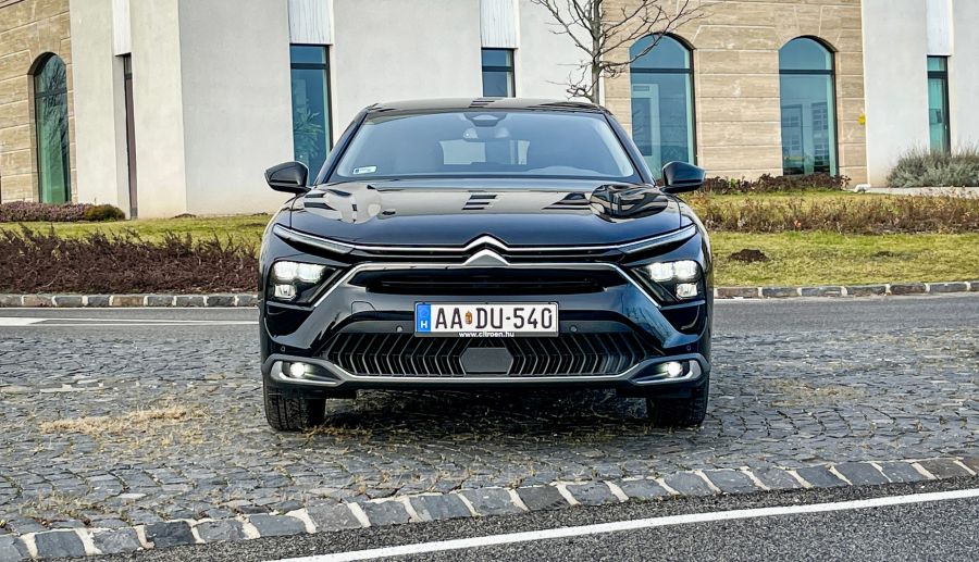 Olyan, mint a Citroën általában. Nonkonformista! – Citroën C5 X Feel Plus 1.2l - STYLENEWS - Mobility - 2022 Citroen C5X benzin teszt, C5 X Feel Plus  teszt, Citroen C5 X Feel Plus 1.2l teszt, citroen c5 x teszt, 