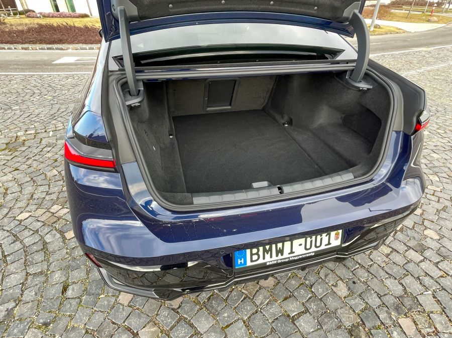 Egy tökéletes világ – BMW i7 xDrive60 - STYLENEWS - Mobility - BMW 7 elektromos teszt, BMW i7 teszt, BMW i7 xDrive60 teszt, 