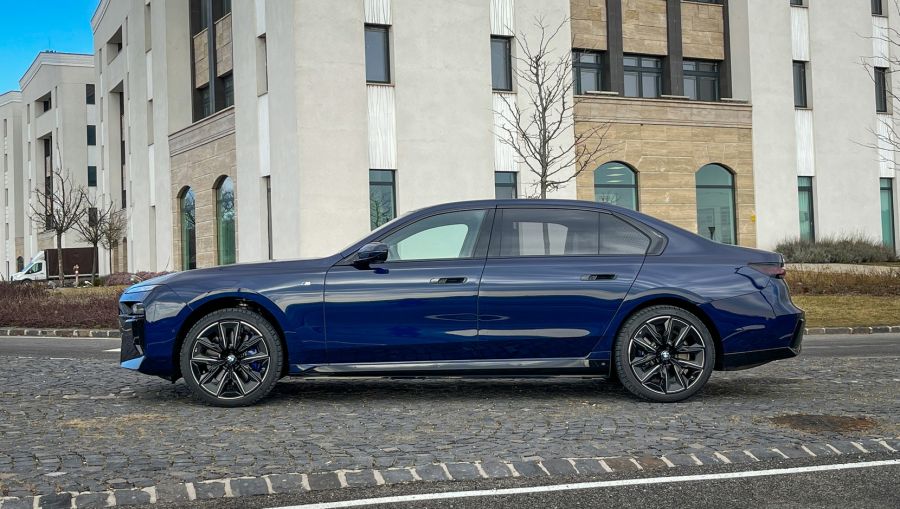 Egy tökéletes világ – BMW i7 xDrive60 - STYLENEWS - Mobility - BMW 7 elektromos teszt, BMW i7 teszt, BMW i7 xDrive60 teszt, 