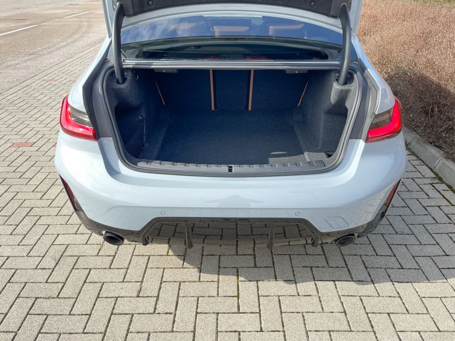 Maradj mindig fiatal – BMW 330i - STYLENEWS - Mobility - 2023 BMW 330i teszt, BMW 3, BMW 330i, BMW g20 facelift, új BMW 3 teszt, 