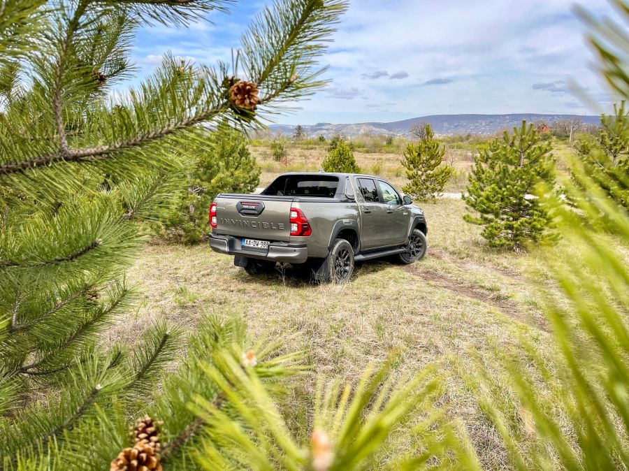 A legyőzhetetlen – Toyota Hilux Invincible - STYLENEWS - Mobility - 2023 Toyota Hilux, Hilux teszt, Toyota Hilux teszt, Toyota pickup teszt, 