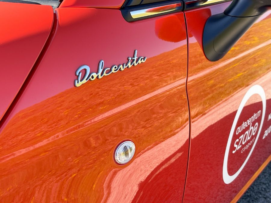 La vita e bella (Az élet szép) – Fiat 500 és Fiat 500X - STYLENEWS - Mobility - Autocentrum szabó fiat, fiat 500, Fiat 500 1.0 benzin, Fiat 500 és fiat 500x összehasonlítás, Fiat 500 teszt, Fiat 500 vs 500x teszt, Fiat 500x MHEV, Fiat 500x teszt, 