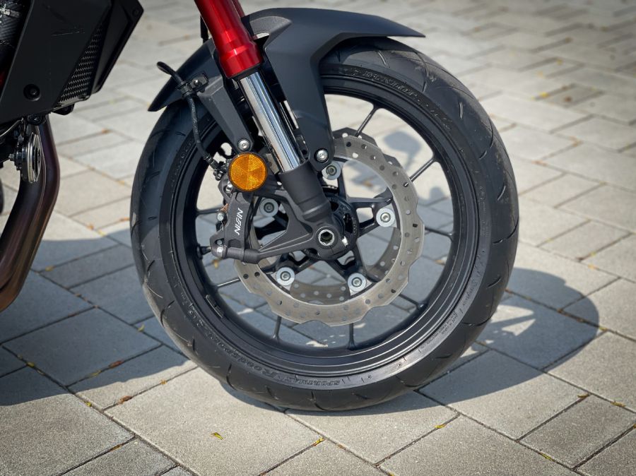 Több van benne, mint gondolnád – Honda CB750 Hornet - STYLENEWS - Mobility - cb750 hornet 2023, cb750 hornet teszt, Honda CB750 Hornet teszt, Honda CR750, 