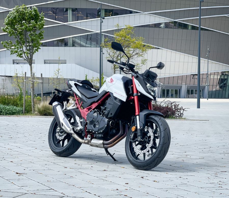 Több van benne, mint gondolnád – Honda CB750 Hornet - STYLENEWS - Mobility - cb750 hornet 2023, cb750 hornet teszt, Honda CB750 Hornet teszt, Honda CR750, 