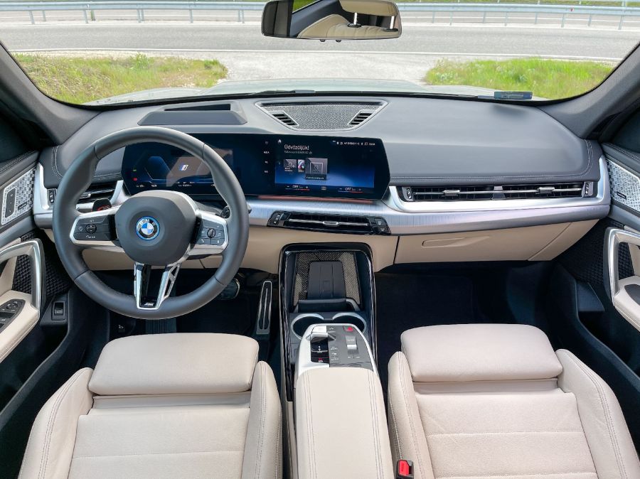 Elektromos autózás belépő, BMW módra – BMW iX1 xDrive30 - STYLENEWS - Mobility - BMW iX1 elektromos teszt, BMW iX1 teszt, BMW iX1 xDrive30 teszt, BMW x1, ix1 teszt, ix1 xdrive30, 