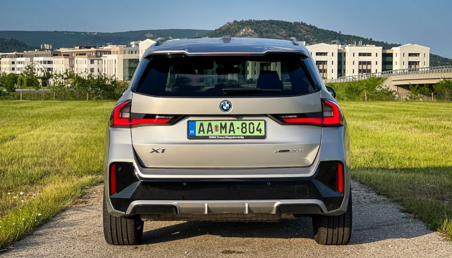 Tudatosan – BMW X1 xDrive30e - STYLENEWS - Mobility - 2023 BMW X1 30e teszt, 2023 BMW X1 plug-in hybrid teszt, 2023 BMW X1 xDrive30e teszt, BMW X1, BMW X1 PHEV teszt, BMW x1 teszt, X1 teszt, 