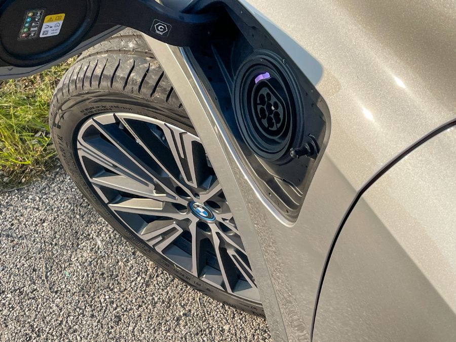 Tudatosan – BMW X1 xDrive30e - STYLENEWS - Mobility - 2023 BMW X1 30e teszt, 2023 BMW X1 plug-in hybrid teszt, 2023 BMW X1 xDrive30e teszt, BMW X1, BMW X1 PHEV teszt, BMW x1 teszt, X1 teszt, 