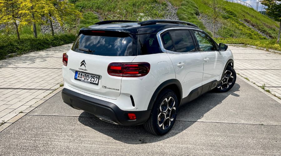 A vidám családi - Citroën C5 Aircross 1.5HDI Shine - STYLENEWS - Mobility - 2023 Citroen C5 Aircross 1%2C5 HDI Shine teszt, Aircross dízel teszt, c5 aircross, C5 Aircross dízel teszt, Ciroene C5 Aircross HDI teszt, Citroen teszt, 