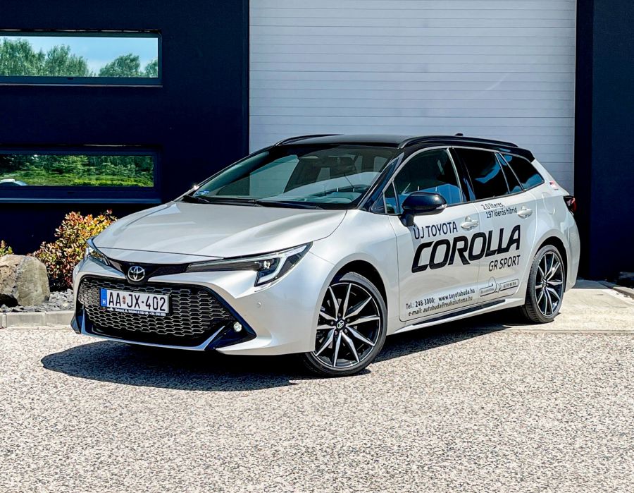 Sorvezetők – Skoda Octavia Combi 1.5 TSi e-Tech Style vs. Toyota Corolla Touring Sports 2.0 Hybrid GR Sport Dynamic összehasonlító teszt - STYLENEWS - Mobility - 