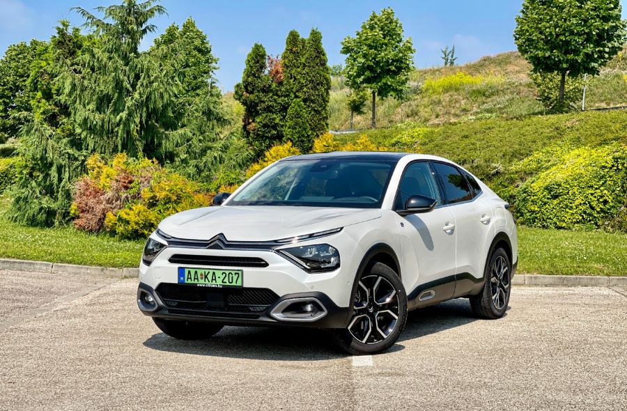 Ez is, az is és még amaz is – Citroën ë-C4 X - STYLENEWS - Mobility - c4x 2023, c4x teszt, citroen c4x, citroen c4x elektromos teszt, citroen e c4x teszt, e c4x teszt, ec4x citroen, ec4x citroen teszt, 