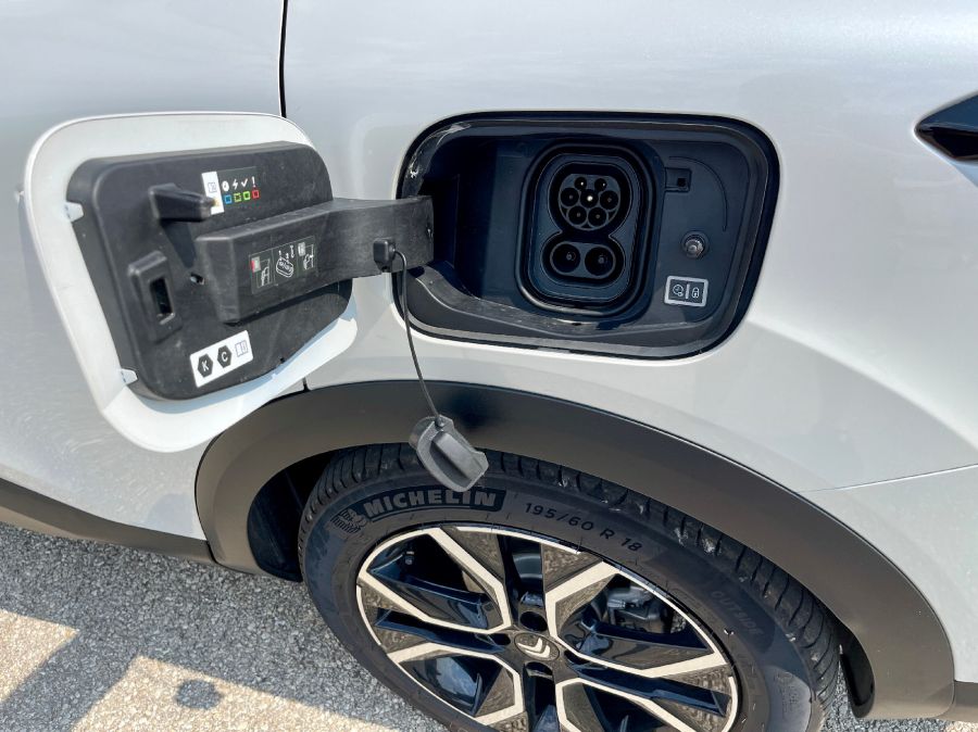 Ez is, az is és még amaz is – Citroën ë-C4 X - STYLENEWS - Mobility - c4x 2023, c4x teszt, citroen c4x, citroen c4x elektromos teszt, citroen e c4x teszt, e c4x teszt, ec4x citroen, ec4x citroen teszt, 