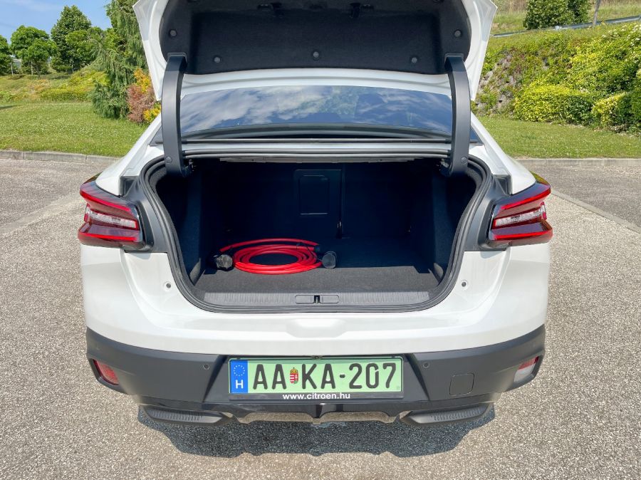 Ez is, az is és még amaz is – Citroën ë-C4 X - STYLENEWS - Mobility - c4x 2023, c4x teszt, citroen c4x, citroen c4x elektromos teszt, citroen e c4x teszt, e c4x teszt, ec4x citroen, ec4x citroen teszt, 