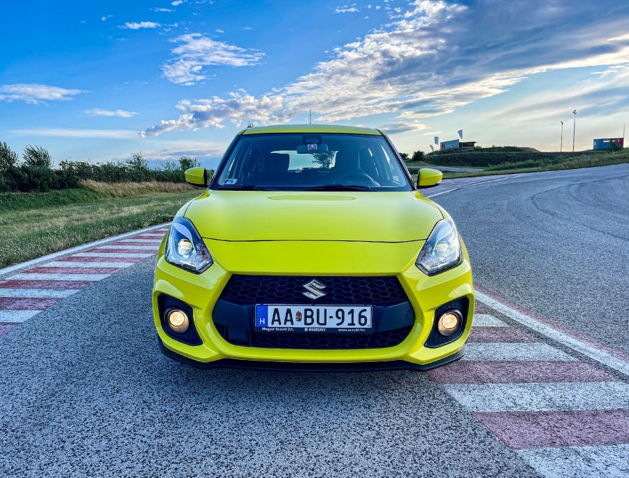 Ha már gyors, legyen sport is – Suzuki Swift Sport - STYLENEWS - Mobility - 2023 suzuki swift sport teszt, suzuki swift sport, swift sport, swift sport teszt, 