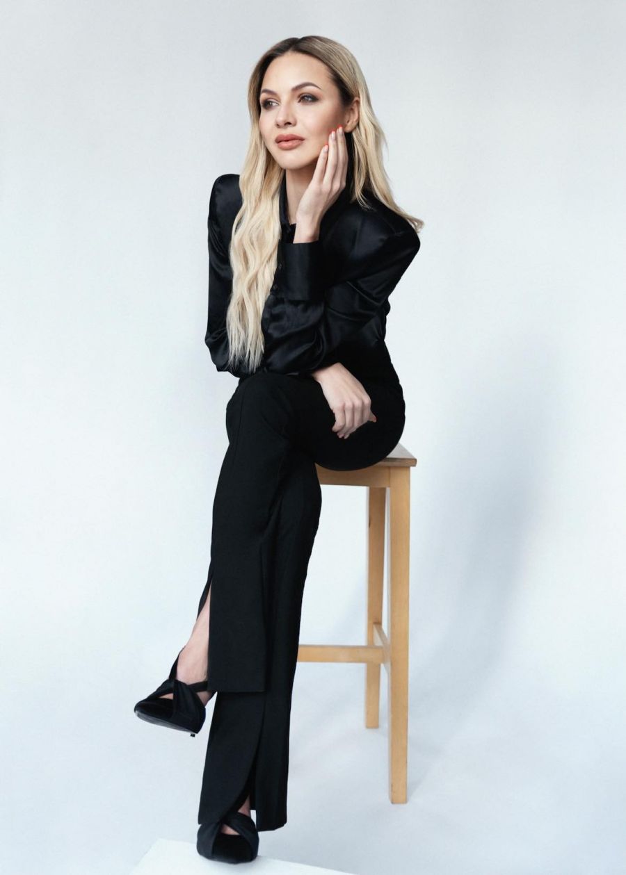 Nemcsak szép, okos is - Interjú dr. Orosz Cynthiával, aki különleges interjúival segít tudatosabbá válni, fejlődni - STYLENEWS - Interjúk - interjú, orosz cynthia, podcast, stories, 