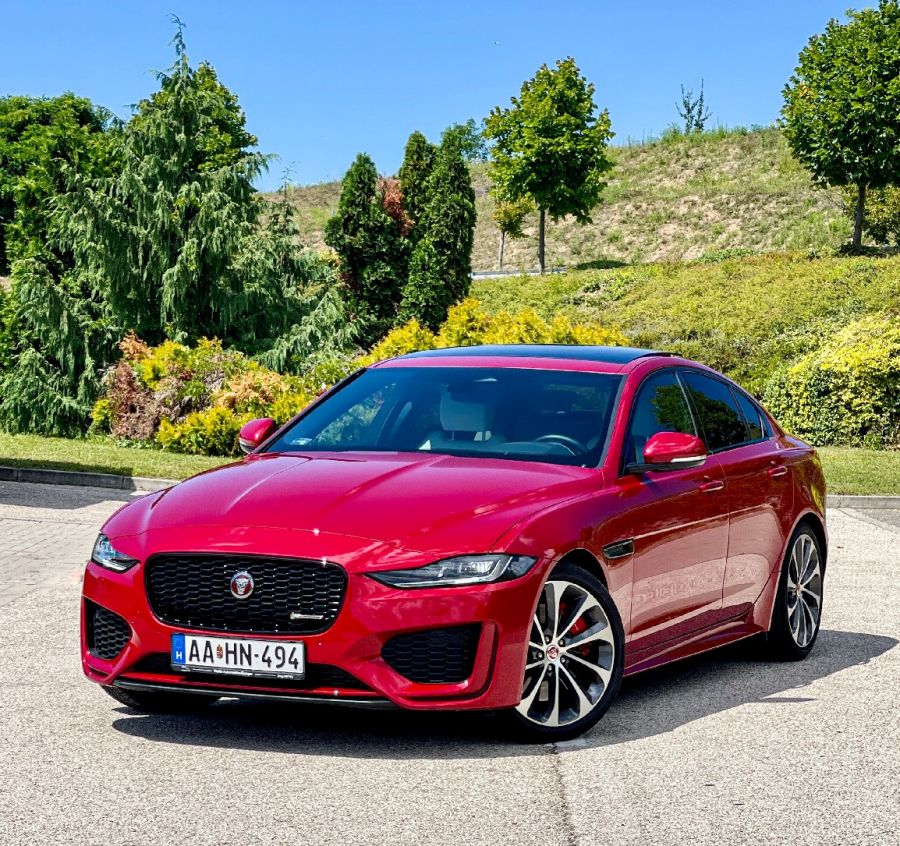 Lehet benne hibát találni, de tényleg szükséges? – Jaguar XE P300 AWD - STYLENEWS - Mobility - 2023 Jaguar XE teszt, jaguar teszt, Jaguar XE P300 AWD teszt, xe jaguar, 