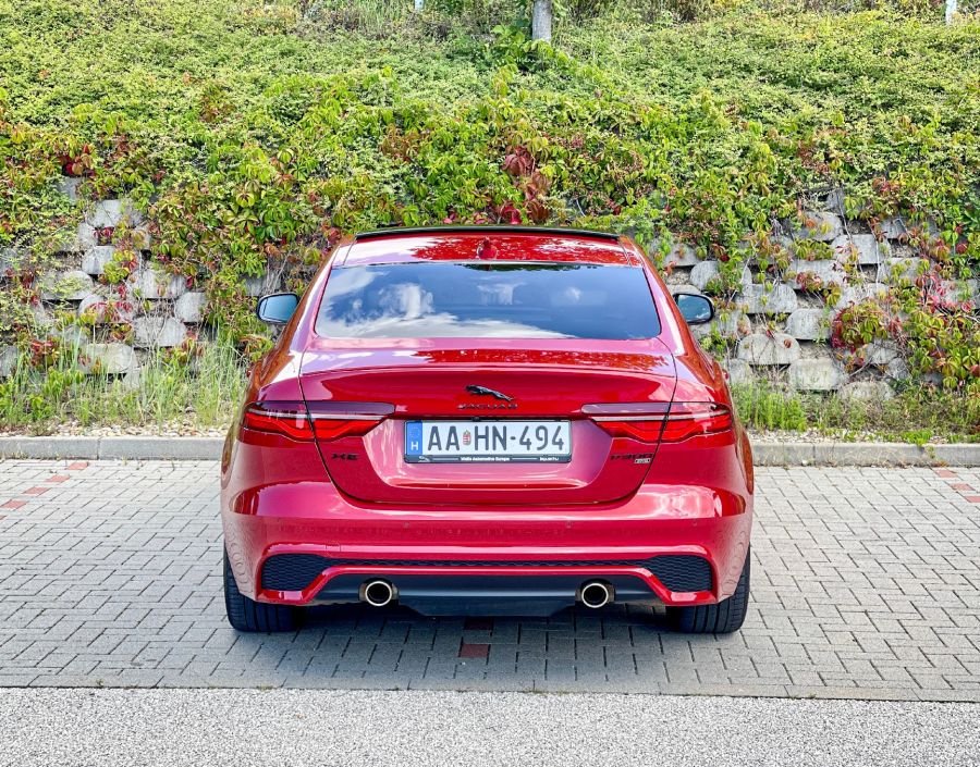 Lehet benne hibát találni, de tényleg szükséges? – Jaguar XE P300 AWD - STYLENEWS - Mobility - 2023 Jaguar XE teszt, jaguar teszt, Jaguar XE P300 AWD teszt, xe jaguar, 