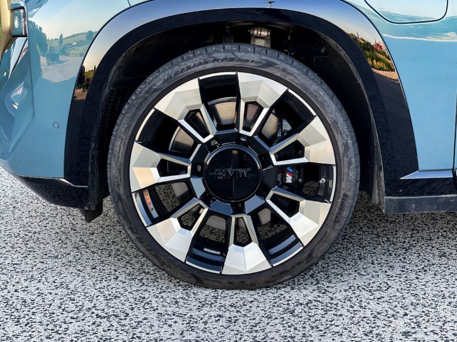 Irgalmatlan – BMW XM - STYLENEWS - Mobility - bmw xm, bmw xm plug-in hybrid teszt, BMW XM teszt, 