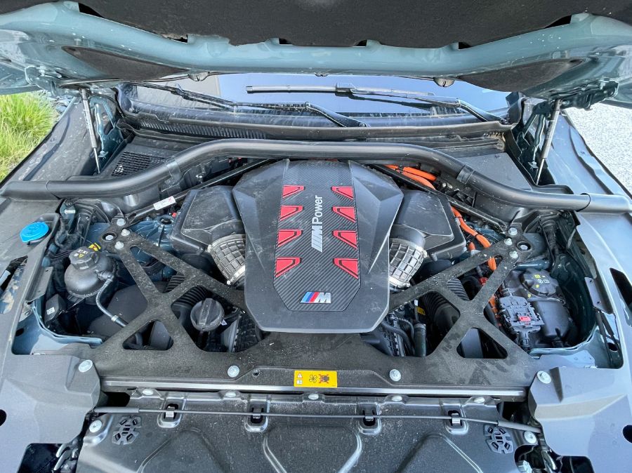 Irgalmatlan – BMW XM - STYLENEWS - Mobility - bmw xm, bmw xm plug-in hybrid teszt, BMW XM teszt, 