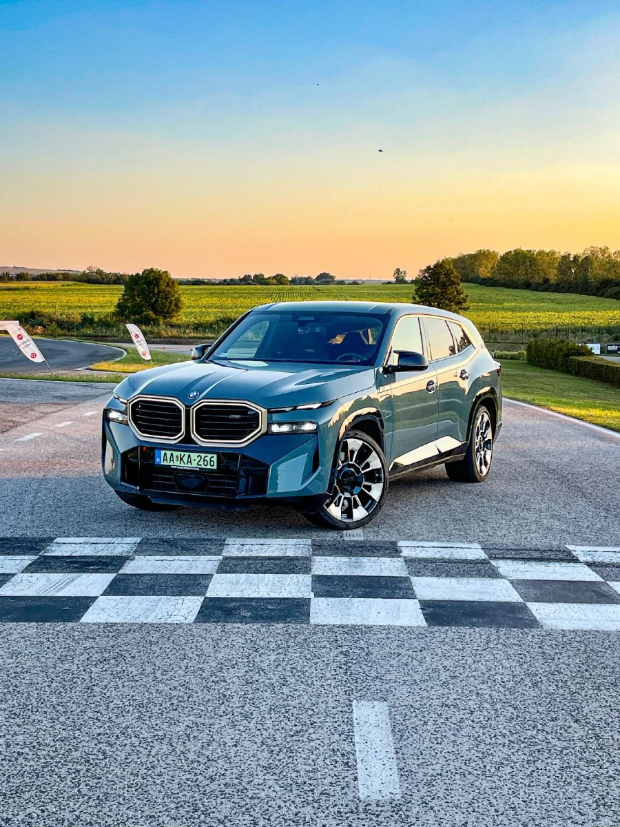 Irgalmatlan – BMW XM - STYLENEWS - Mobility - bmw xm, bmw xm plug-in hybrid teszt, BMW XM teszt, 