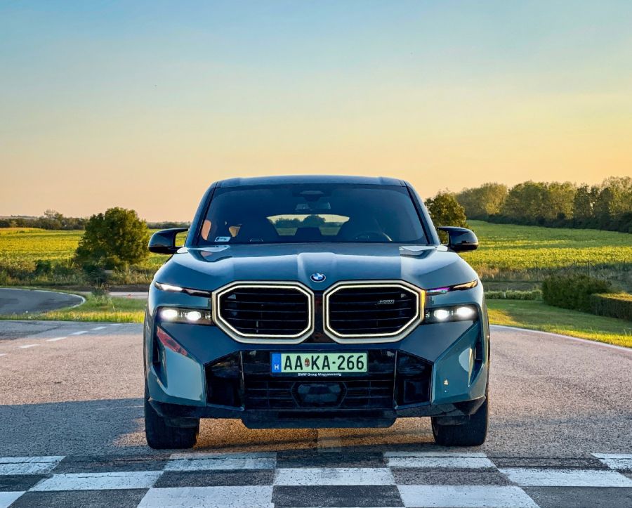 Irgalmatlan – BMW XM - STYLENEWS - Mobility - bmw xm, bmw xm plug-in hybrid teszt, BMW XM teszt, 