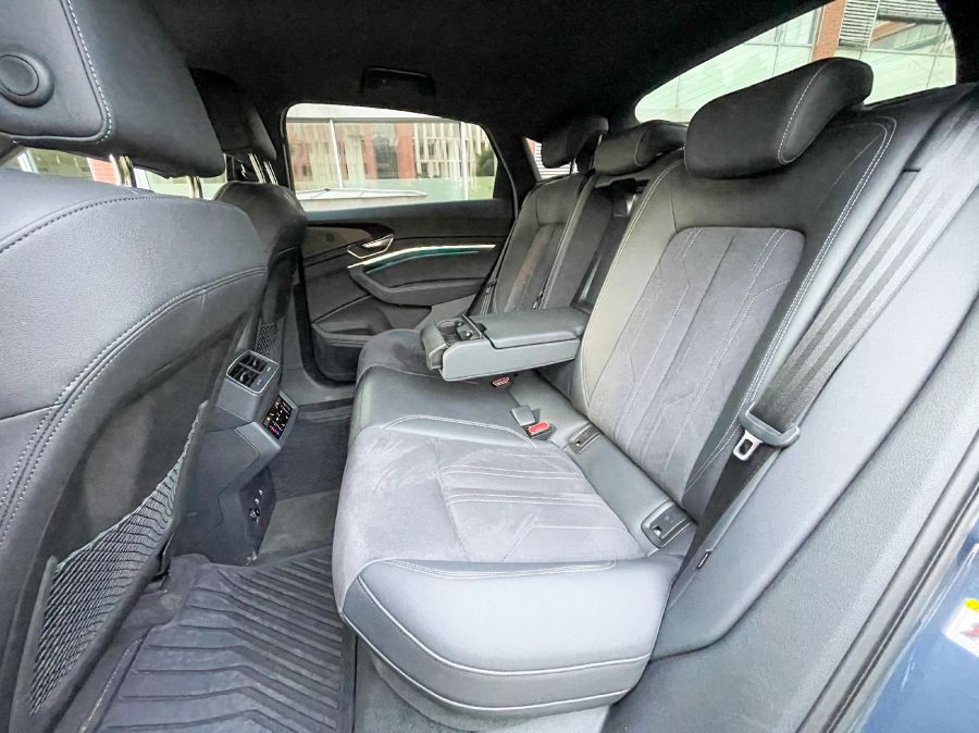 Konzervatív nyugalom – Audi Q8 55 Sportback e-tron - STYLENEWS - Mobility - 2023 Audi Q8 e-tron Sportback teszt, Audi e-tron teszt, Audi Q8 55 Sportback e-tron teszt, Audi Q8 e-tron teszt, 