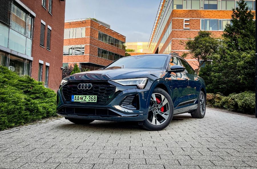 Konzervatív nyugalom – Audi Q8 55 Sportback e-tron - STYLENEWS - Mobility - 2023 Audi Q8 e-tron Sportback teszt, Audi e-tron teszt, Audi Q8 55 Sportback e-tron teszt, Audi Q8 e-tron teszt, 