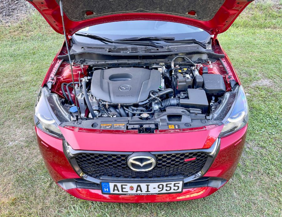 Kettő van belőle – 2023 Mazda 2 Homura Aka G115 - STYLENEWS - Mobility - 2023 Mazda 2 teszt, Mazda 2, Mazda 2 Homura AKA teszt, Mazda 2 Homura G115 teszt, 